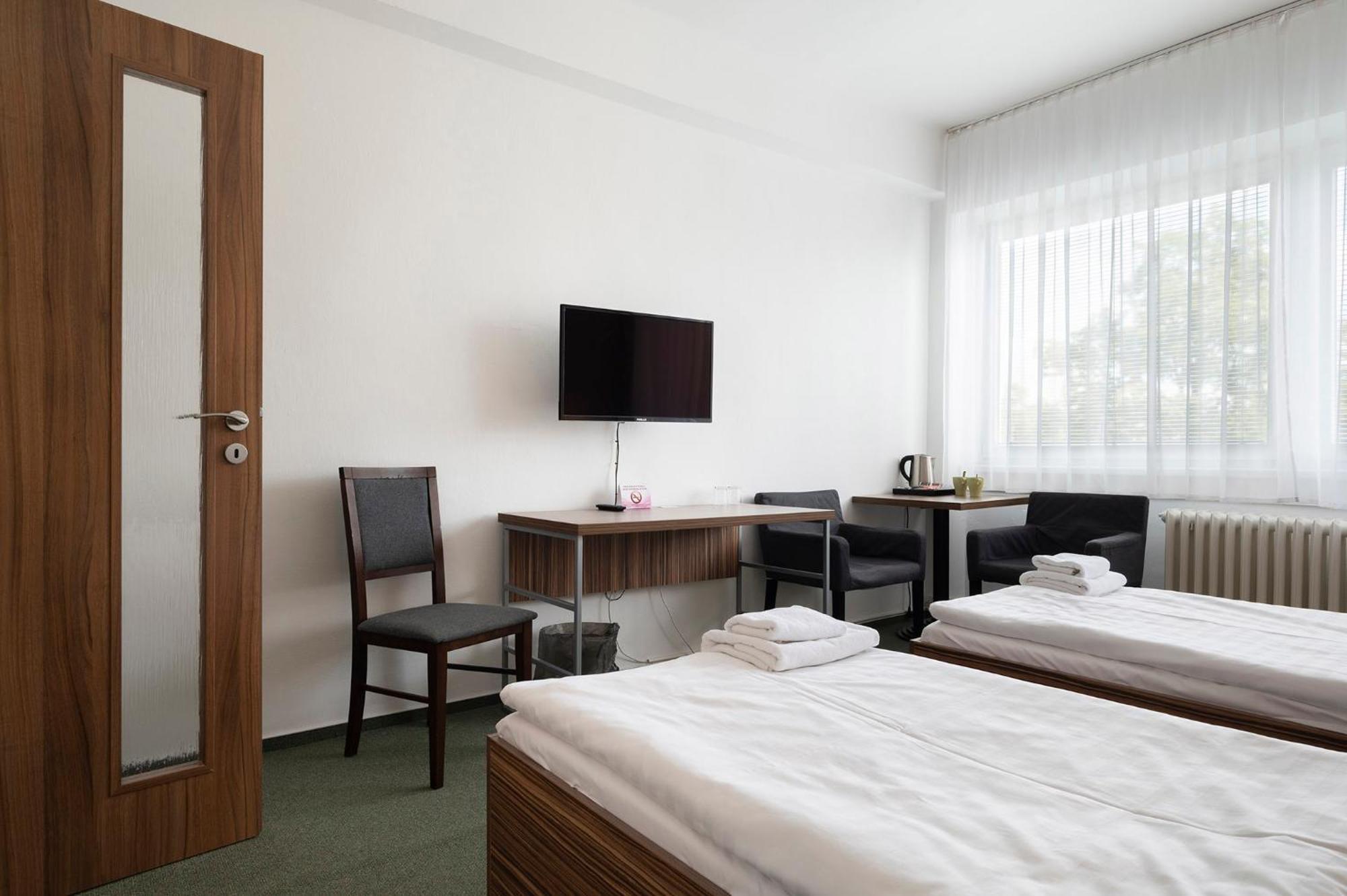 Hotel Veronika Острава Экстерьер фото